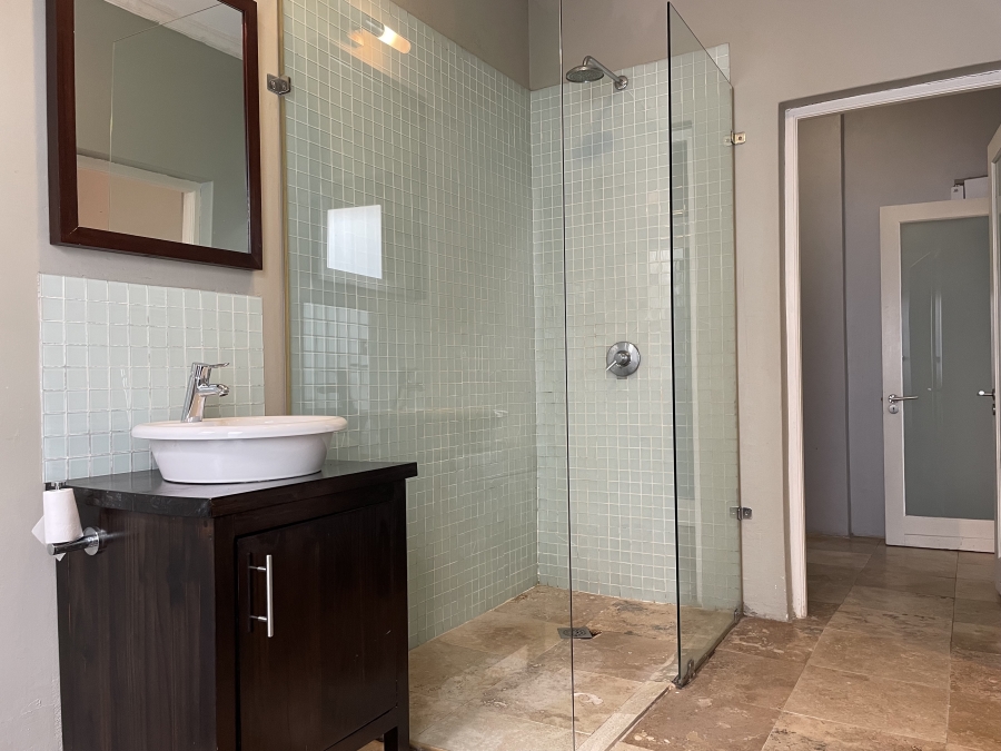 To Let 3 Bedroom Property for Rent in Vredehoek Western Cape